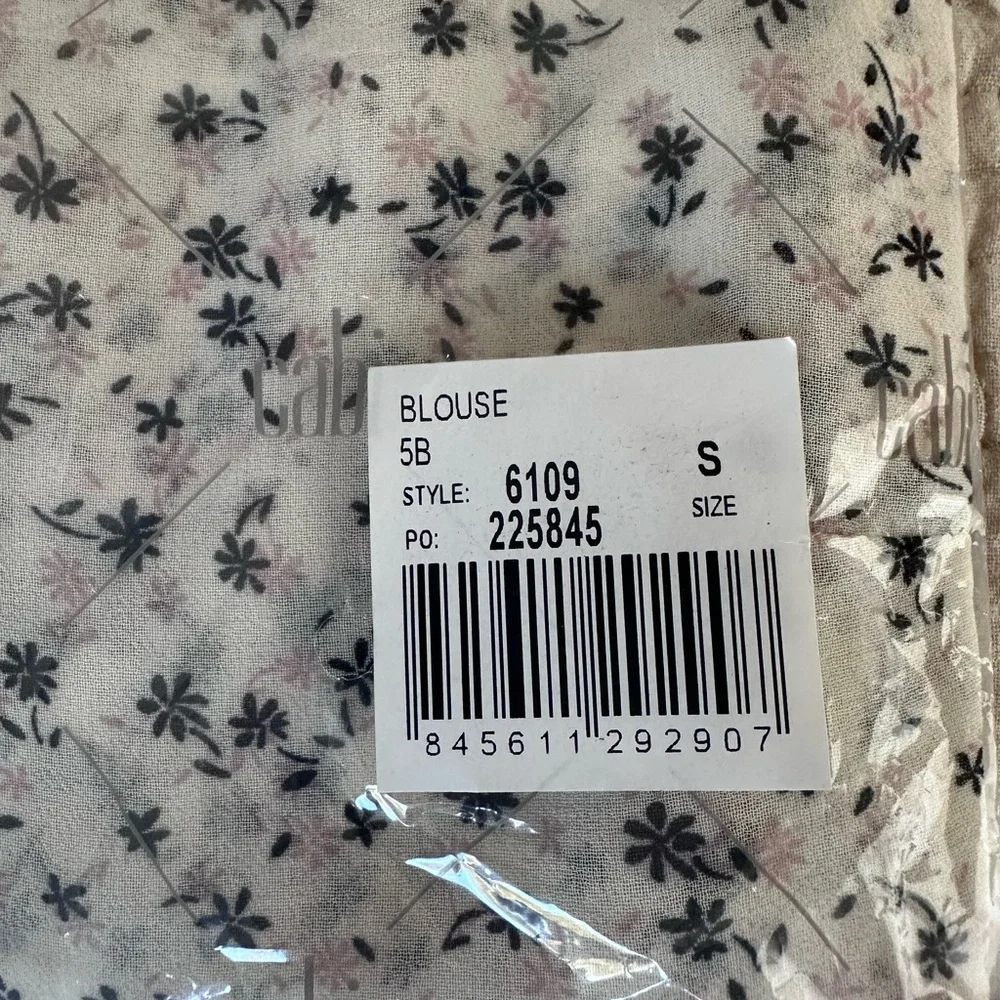 Cabi Cream Ruffle Blouse - Wishful Top - Picture 8 of 8